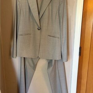 Women’s  Jones New York Gray Suit (Stretch)